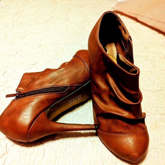 Shoes - Picture 3 of 3